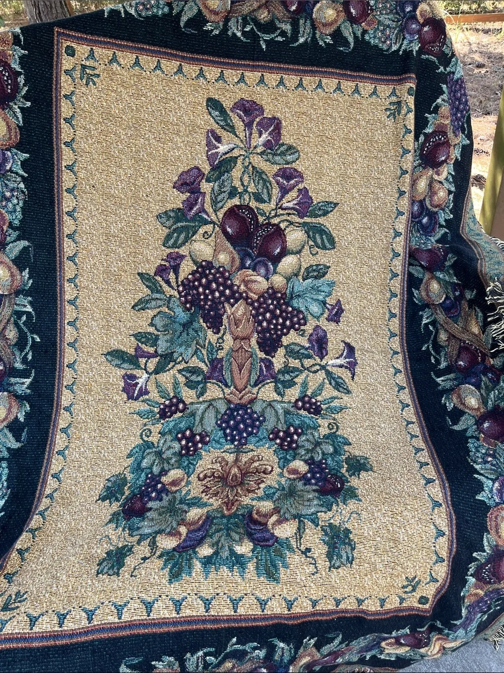 Vintage elegant woven